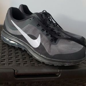 Nike womens Air Max Dynasty 2